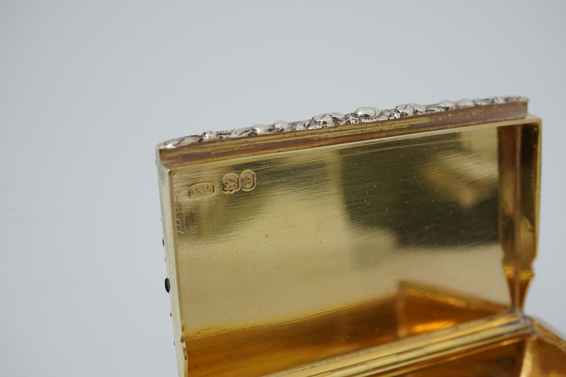 A good early Victorian silver snuff box, by Edward Edwards II